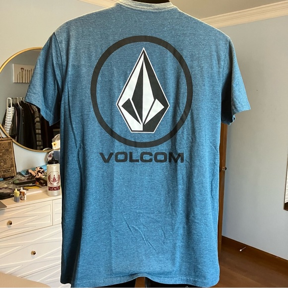 Men’s Volcom t-shirt - Picture 2 of 5